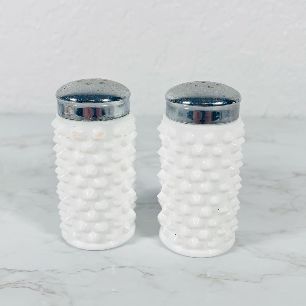 Vintage Hobnail Salt and Pepper Shakers - Picture 1 of 5